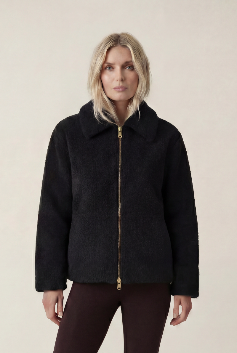 Lightweight Women’s Fleece Jacket with Gold Zip